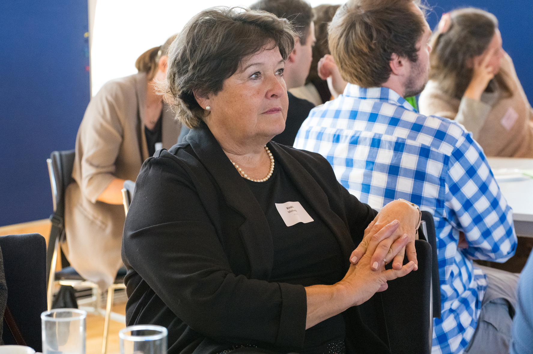 Eine Impression aus dem Workshop von mehreren Teilnehmer:innen